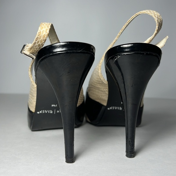 White House Black Market Faux Reptile Skin black & tan high heel shoes size 7 M - Picture 4 of 6